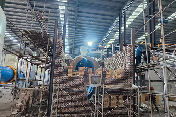 貴州大型白酒糟烘干機爐子砌筑施工現場 貴州大型白酒糟烘干機爐子砌筑施工現場